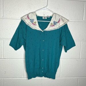 < Vintage Lucia Sweater Top With White Embroidered Collar >